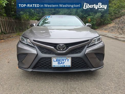 Used 2019 Toyota Camry SE FWD image 2
