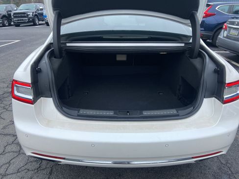 Used 2017 Lincoln Continental Select w/ Continental Climate Package image 18