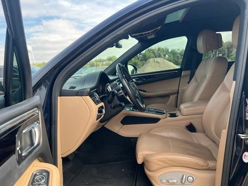 Used 2019 Porsche Macan S AWD/4WD image 29