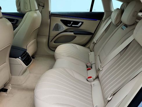 Used 2023 Mercedes-Benz EQS 580 4MATIC Sedan image 21