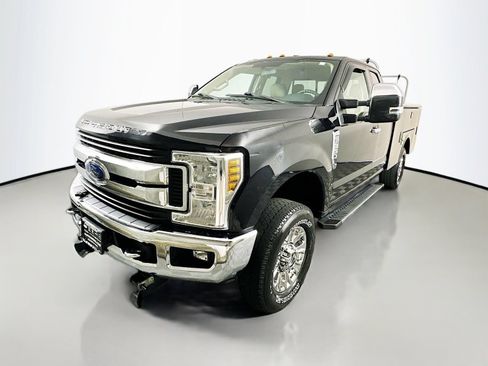Used 2019 Ford F350 XLT w/ XLT Premium Package AWD/4WD image 3