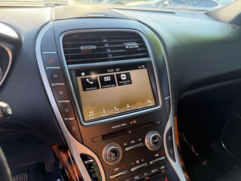 Used 2017 Lincoln MKX Reserve w/ Lincoln MKX Climate Package FWD image 45