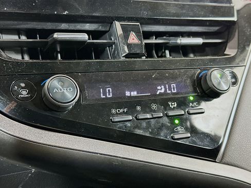 Used 2022 Toyota Camry XSE image 23