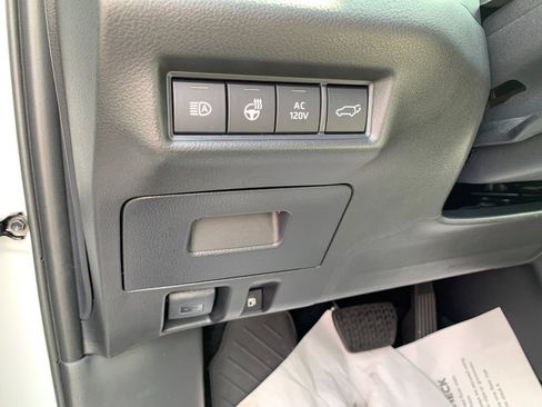 Used 2026 Toyota Grand Highlander AWD Hybrid image 32