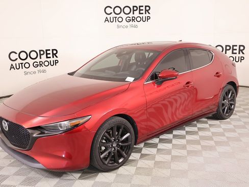 Used 2020 MAZDA MAZDA3 Premium image 10