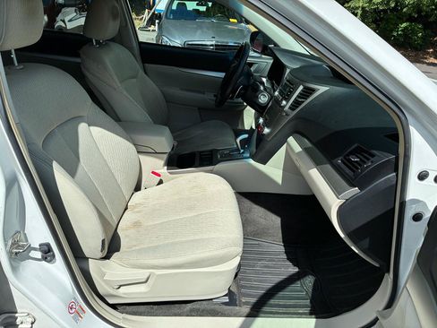 Used 2012 Subaru Outback 2.5i Premium w/ All-Weather Pkg AWD/4WD image 21
