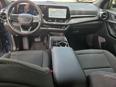 Used 2025 Chevrolet Equinox LT w/ Midnight Edition FWD image 8