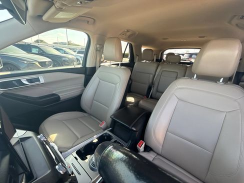 Used 2020 Ford Explorer XLT w/ Equipment Group 202A RWD image 19