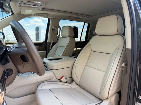 Used 2024 GMC Yukon XL Denali w/ Advanced Technology Package AWD/4WD image 10