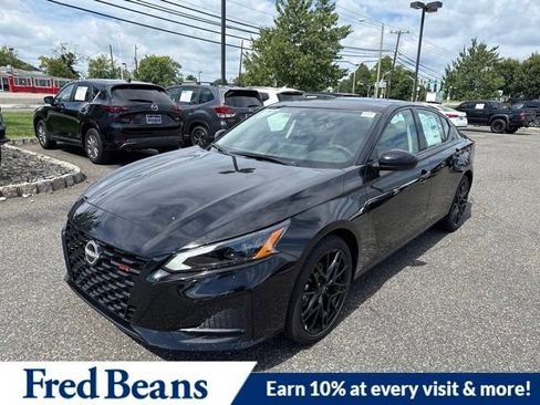 New 2026 Nissan Altima 2.5 SR w/ SR Midnight Edition Package FWD image 3
