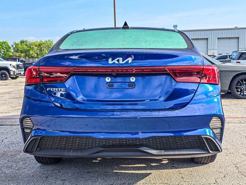 Used 2022 Kia Forte LXS w/ LXS Technology Package image 5
