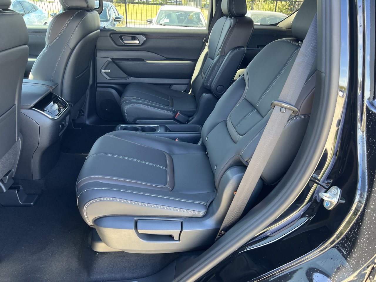 New 2027 Nissan Armada SL AWD/4WD image 13