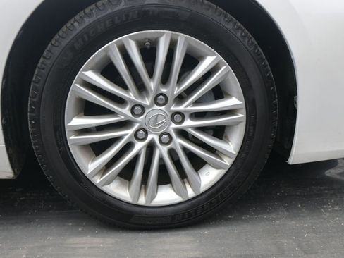 Used 2016 Lexus ES 350 w/ Premium Package w/Wood Trim image 12