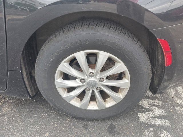 Used 2018 Chrysler Pacifica Touring-L FWD image 10