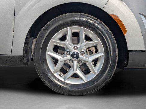 Used 2023 Kia Soul LX w/ Option Group 015 FWD image 28