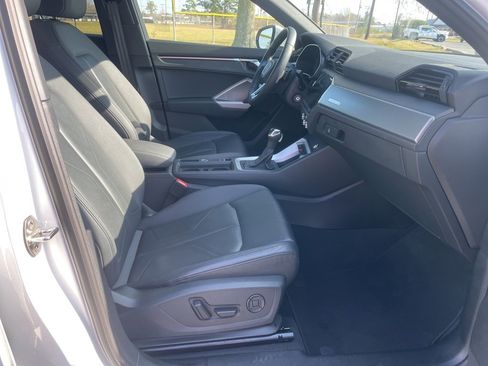 Used 2025 Audi Q3 2.0T Premium image 16