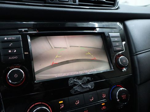 Used 2020 Nissan Rogue S image 20