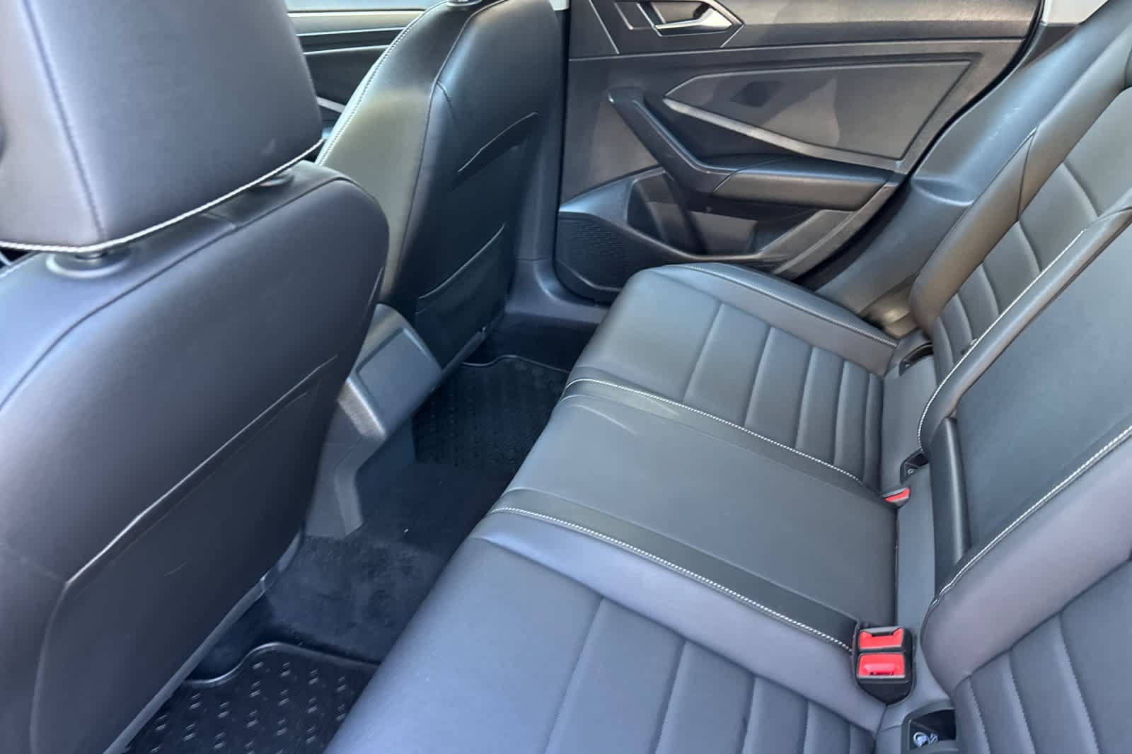 Used 2022 Volkswagen Jetta SE FWD image 4