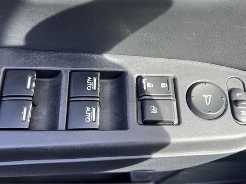 Used 2010 Honda Pilot EX-L image 23