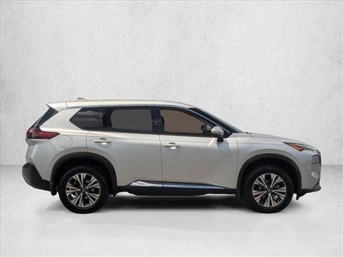 Used 2021 Nissan Rogue SV FWD image 4