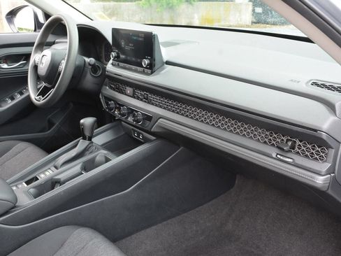 Used 2023 Honda Accord LX image 17