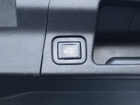 Used 2023 GMC Acadia SLT w/ Elevation Edition image 37