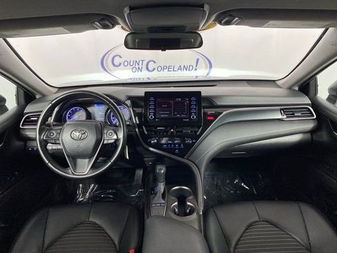 Used 2023 Toyota Camry SE image 12