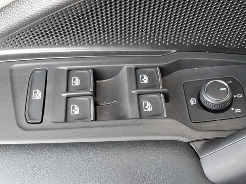 New 2026 Volkswagen Tiguan SE R-Line AWD/4WD image 11