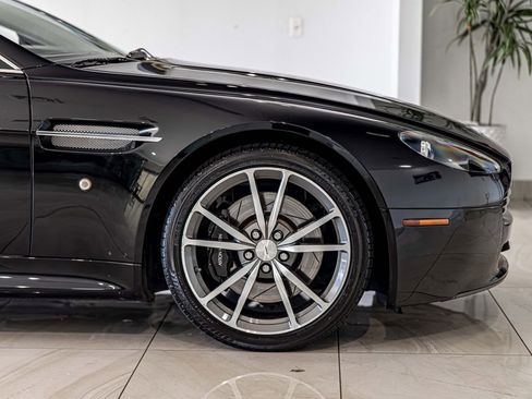 Used 2010 Aston Martin V8 Vantage Roadster RWD image 10