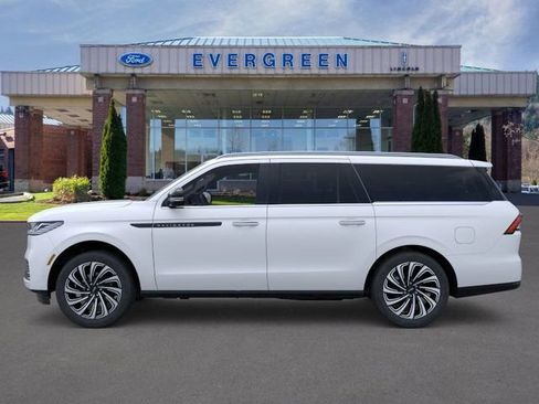 New 2025 Lincoln Navigator L Black Label image 3