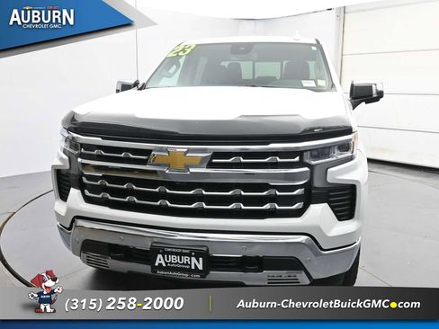 Used 2023 Chevrolet Silverado 1500 LTZ AWD/4WD image 3