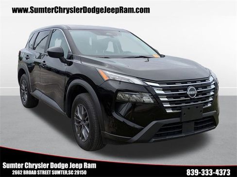 Used 2024 Nissan Rogue S image 1