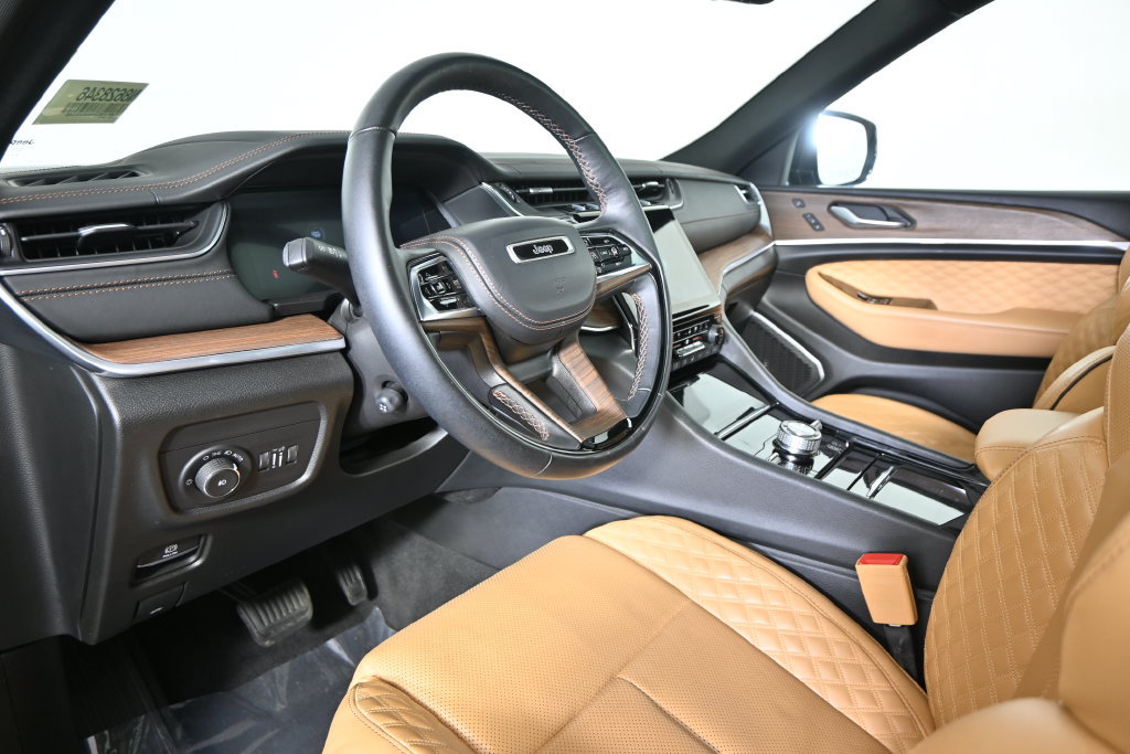 Used 2022 Jeep Grand Cherokee Summit w/ Adv Protech Group IV AWD/4WD image 23