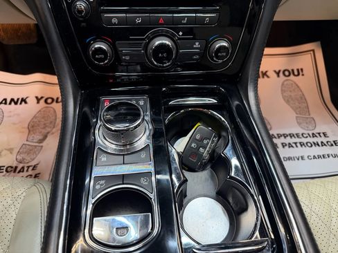 Used 2016 Jaguar XJ L Portfolio image 31