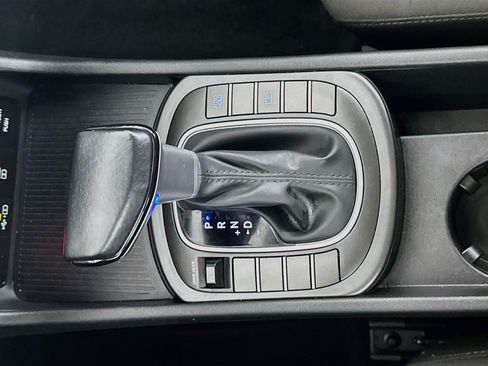 Used 2025 Hyundai Kona SEL FWD image 24