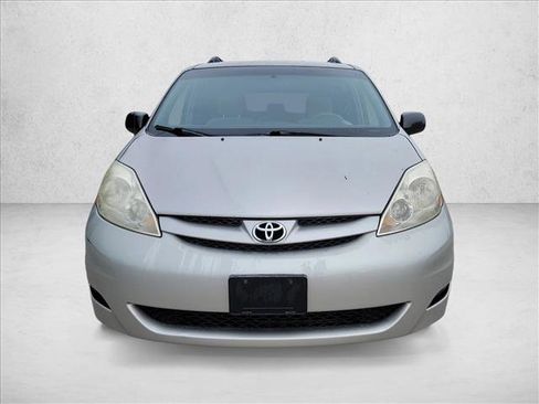 Used 2008 Toyota Sienna CE FWD image 2