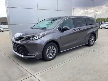 Used 2023 Toyota Sienna XLE