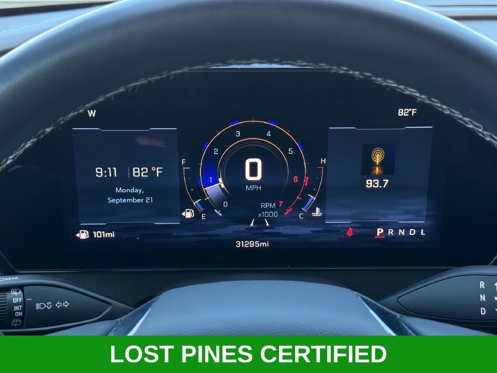 Used 2025 Chevrolet Traverse LT FWD image 13