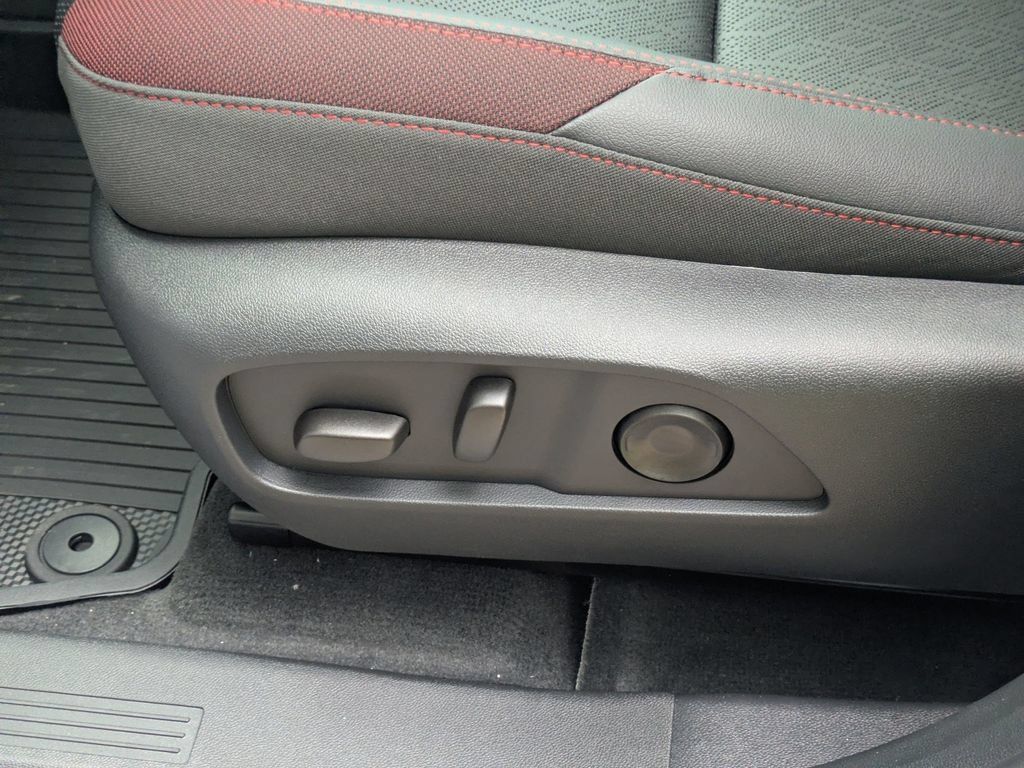 New 2027 Chevrolet Equinox RS w/ Safety and Technology Package FWD image 11
