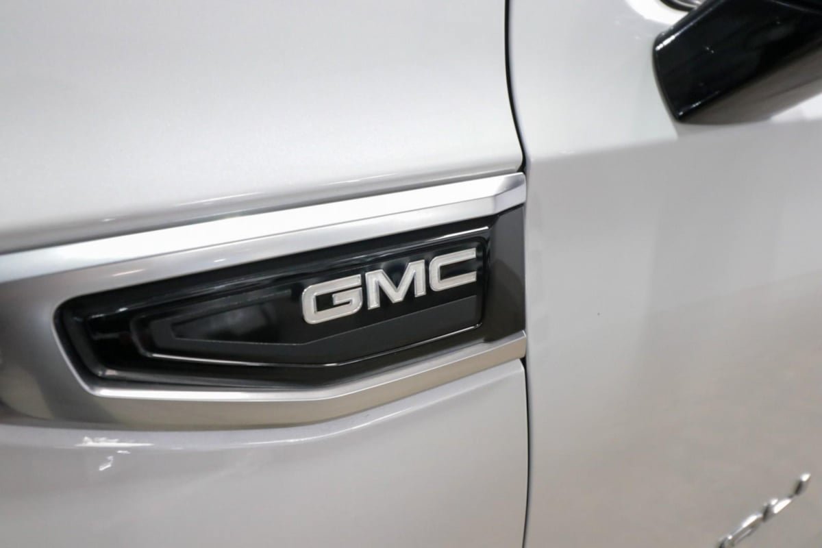 Used 2024 GMC Yukon XL Denali w/ Advanced Technology Package AWD/4WD image 45