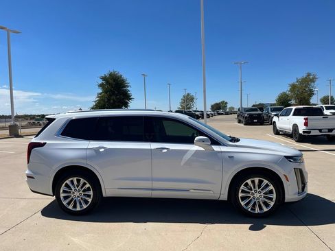 Used 2020 Cadillac XT6 Premium Luxury FWD image 6