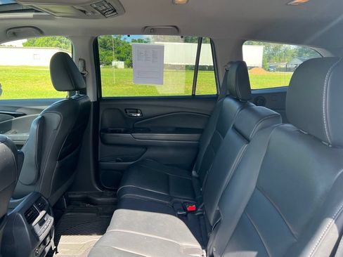 Used 2018 Honda Pilot Touring image 7
