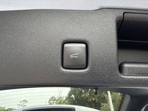 Used 2022 Ford Escape Titanium w/ Class II Trailer Tow Package AWD/4WD image 33
