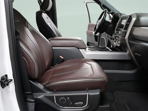 Used 2017 Ford F350 Platinum w/ Platinum Ultimate Package image 24