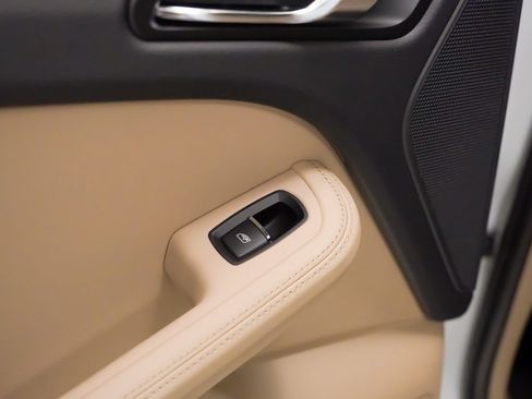 Certified 2026 Porsche Macan S AWD/4WD image 16