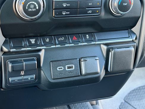 Used 2024 Chevrolet Silverado 3500 W/T image 29