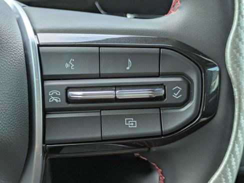 Certified 2026 Chevrolet Colorado Z71 w/ Technology Package AWD/4WD image 15