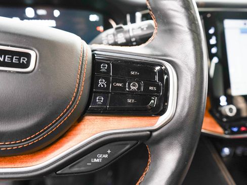 Used 2022 Jeep Grand Wagoneer Series III w/ Rear-Seat Entertainment Group AWD/4WD image 29
