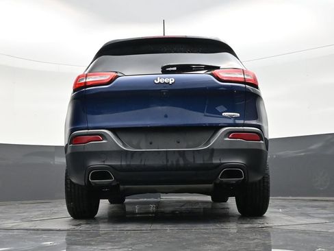 Used 2018 Jeep Cherokee Latitude Plus w/ Cold Weather Group image 22