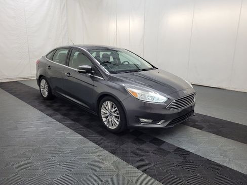 Used 2017 Ford Focus Titanium FWD image 13